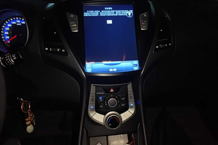 Used Hyundai Elantra (5th Generation / Langdong) 2016 1.6L Automatic Smart Version
