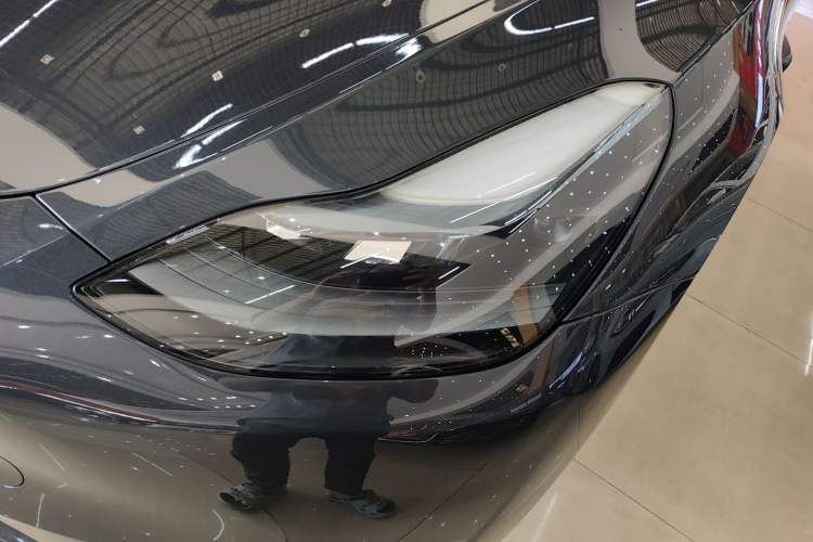 Used Tesla Model Y 2024 Rear-Wheel-Drive Version
