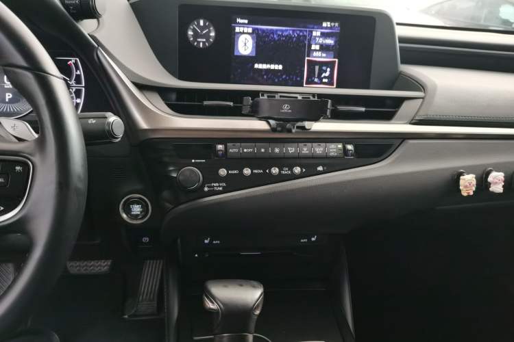 Used Lexus ES 2020 200 Excellence Edition
