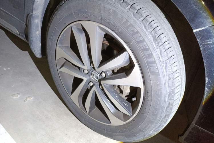 Used Honda Crosstour 2016 2.4L Luxury Edition Right Front Wheel Hub