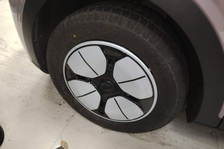 Used Geely Galaxy Geome 2025 310km Youth Edition Left Front Wheel Hub