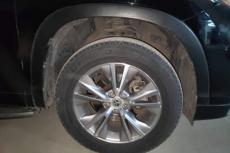 Used Toyota Highlander 2015 2.0T Two-Wheel Drive Elite Edition 7 Seats