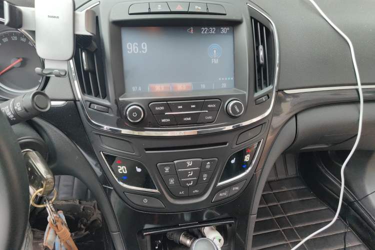 Used Buick Regal 2015 1.6T Fashion Tech Model

