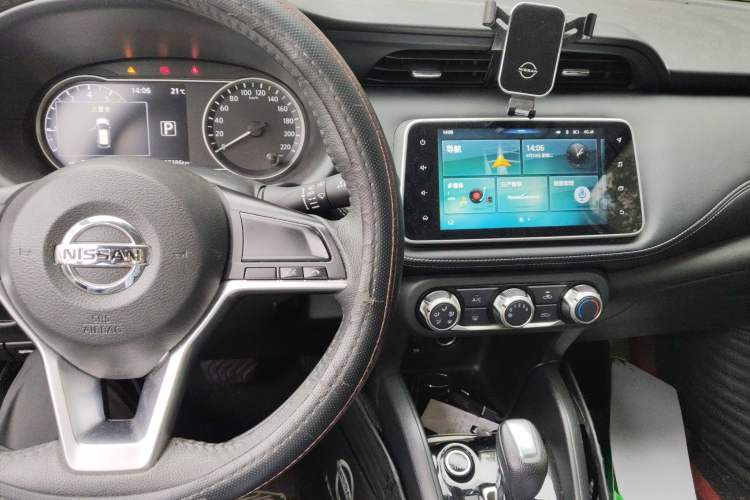 Used Nissan Kicks 2018 1.5L CVT Smart Connect Luxury Edition
