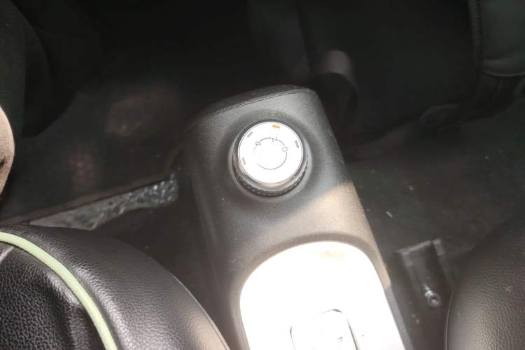 Used Wuling Hongguang MINIEV 2024 3rd Generation 215km Advanced Version
