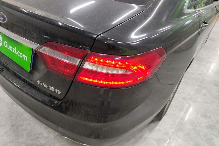 Used Ford Taurus 2016 EcoBoost 180 Luxury Model
