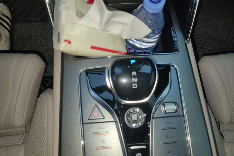 Used BYD Tang New Energy 2024 DM-i Glory Edition 112KM Flagship Model
