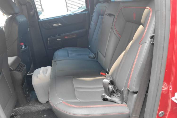 Used JMC DaDao 2023 Fly-Jiang 2.3T Diesel Automatic 4x4 Boundaryless Model Left Rear Seat