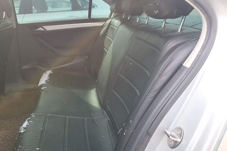 Used Volkswagen Jetta 2015 1.6L Manual Comfort Model Left Rear Seat