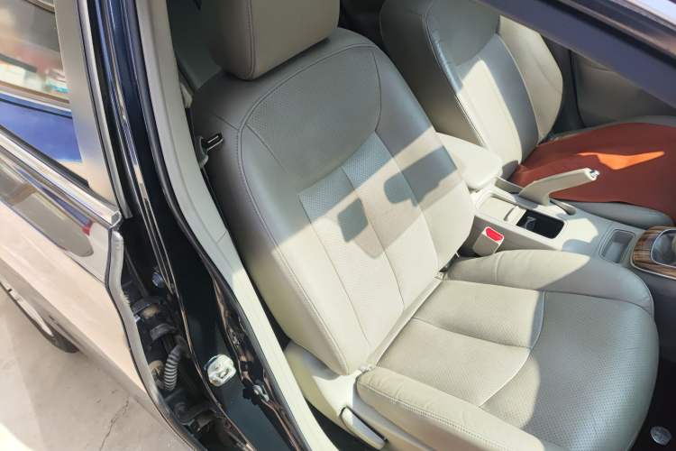 Used Nissan Sylphy 2012 1.6 XL Manual Luxury Edition
