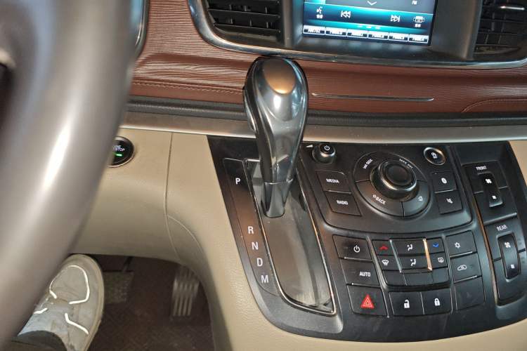 Used Buick GL8 2018 28T Luxury Model China VI Standard
