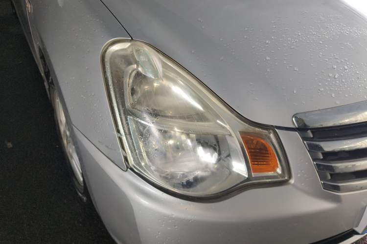 Used Nissan Sylphy 2012 Classic 1.6XE Automatic Comfort Edition Right Front Headlight
