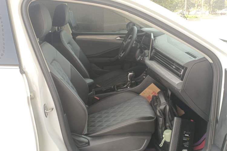 Used Volkswagen Sagitar 2023 300TSI DSG Excellence Edition Right Front Seat