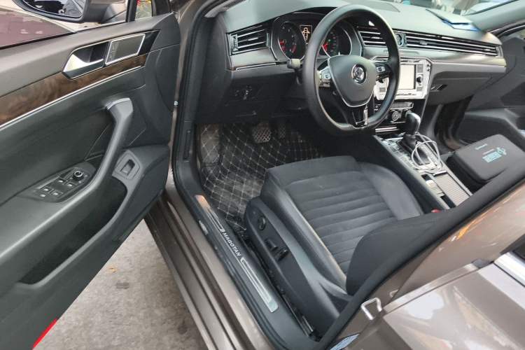 Used Volkswagen Magotan 2018 330TSI DSG Luxury Model