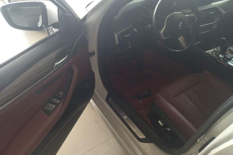 Used BMW 5 Series 2022 Restyled 530Li Leading Edition M Sport Package
