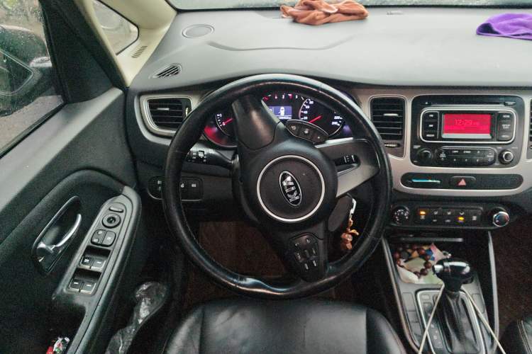 Used Kia Carens 2013 2.0L 5-Seater Automatic Comfort Version China V Standard