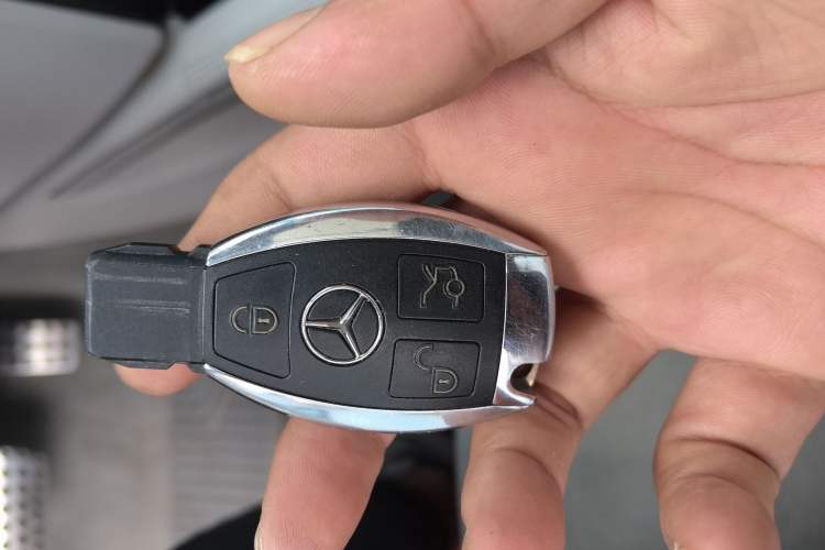 Used Mercedes-Benz M-Class 2010 ML 300 4MATIC Vehicle Key