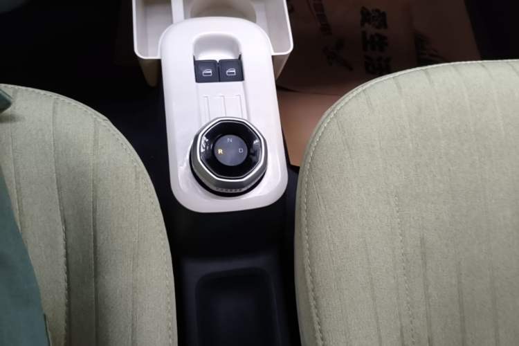 Used Geely Galaxy Panda 2024 Panda Mini 200km Endurance Bear
