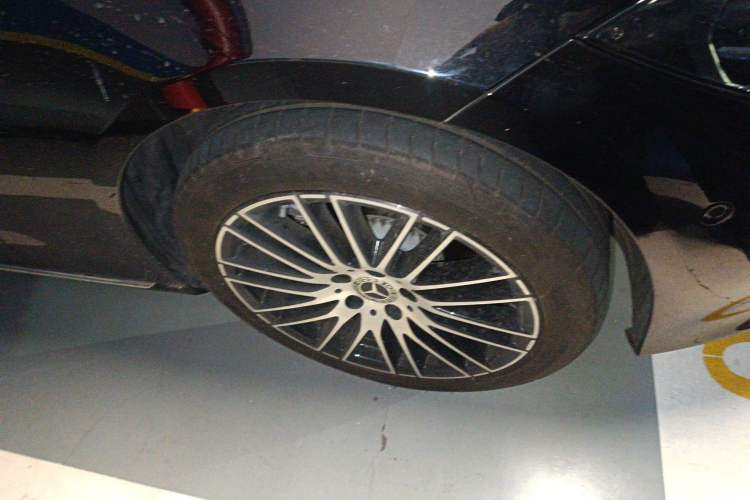 Used Mercedes-Benz C-Class 2025-Year Facelift C 260 L Right Front Wheel Hub