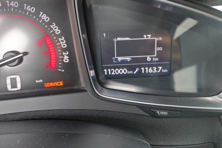 Used DS 5 2013 1.6T Luxury Edition THP160 Odometer Close Up