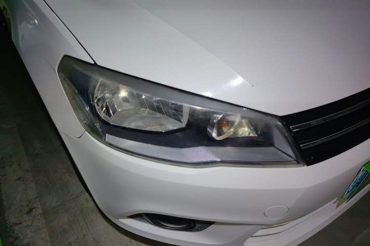 Used Volkswagen Jetta 2013 1.6L Manual Comfort Model Right Front Headlight