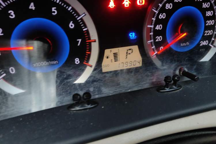 Used Toyota Corolla EX 2013 1.6L Automatic Luxury Edition Odometer Close Up