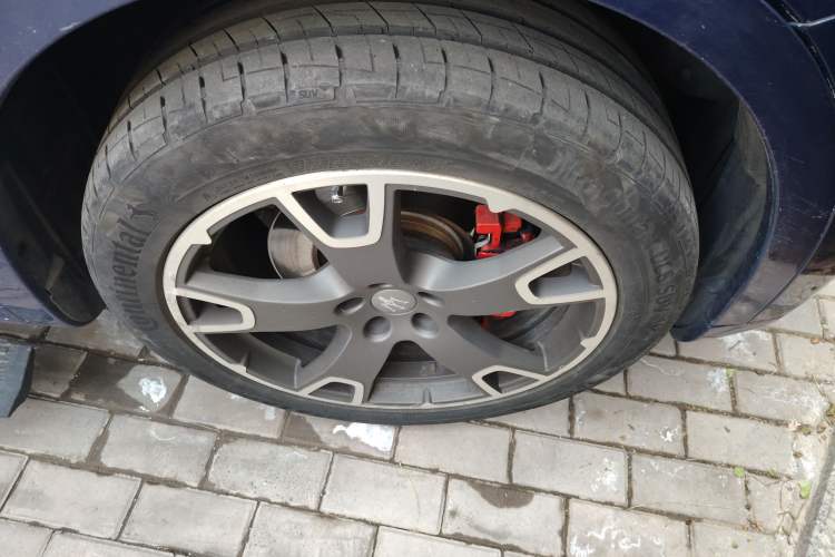 Used Maserati Levante 2016 3.0T Standard Edition Right Front Wheel Hub