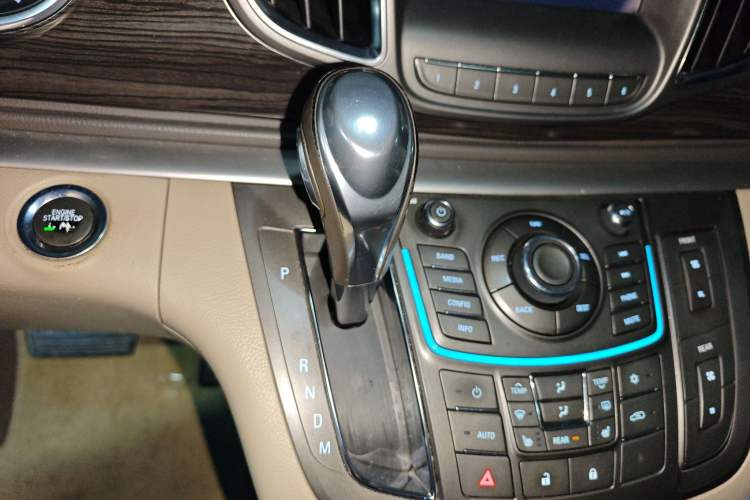 Used Buick GL8 2011 3.0L XT Luxury Business Flagship Edition
