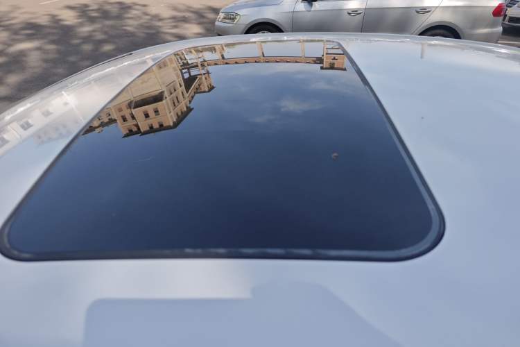 Used Chevrolet Cruze 2017 1.5L Automatic Pioneer Sunroof Edition Roof