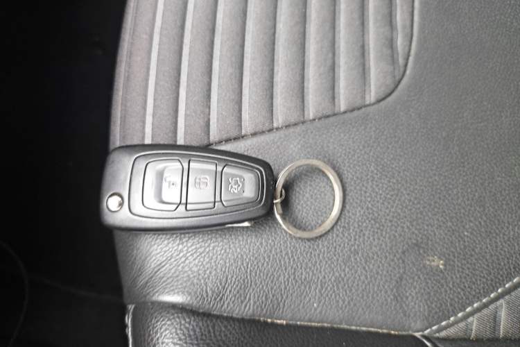 Used Ford Focus 2017 Hatchback 1.6L Automatic Fashion Edition Smart Drive Version
