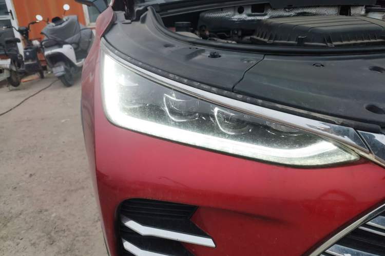 Used BYD Tang New Energy 2018 DM 2.0T All-Wheel Drive Smart Connectivity Luxury Model 7 Seats China V Emission Standard