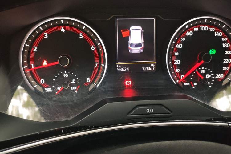 Used Volkswagen Tayron 2020 330TSI Two-Wheel Drive Luxury Smart Connectivity Version Odometer Close Up