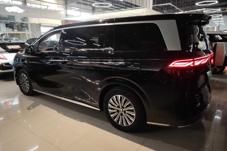 Used BYD Xia 2025 DM-i 1.5T 180km Excellence Model
