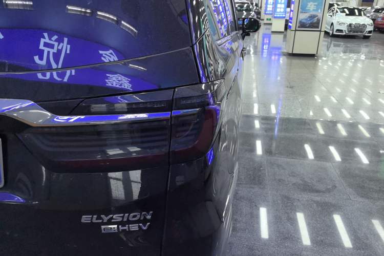 Used Honda Elysion 2022 2.0L eHEV Luxury Edition