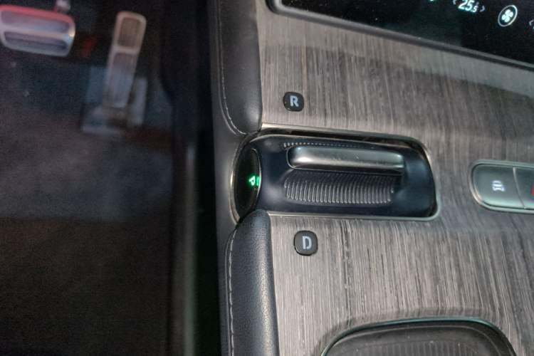 Used Nio ES7 2022 75 kWh Gear Lever