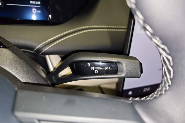 Used Xiaomi Auto SU7 2024 Four-Wheel Drive Ultra-Long Range Advanced Intelligent Driving Max Edition Gear Lever