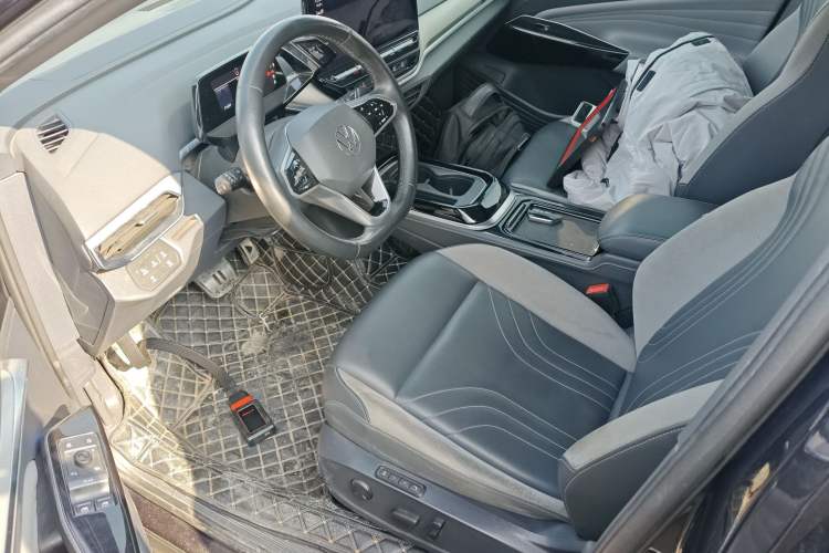 Used Volkswagen ID.4 CROZZ 2021 Long-Range PRO Two-Wheel Drive Version
