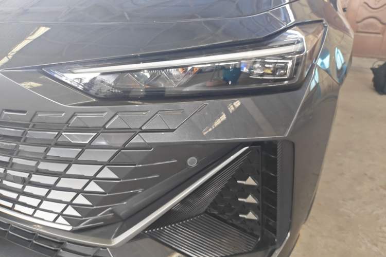 Used CHANGAN UNI-V 2022 1.5T Prestige Version
