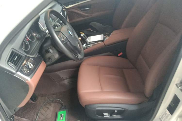 Used BMW 5 Series 2014 520Li Elegant Model
