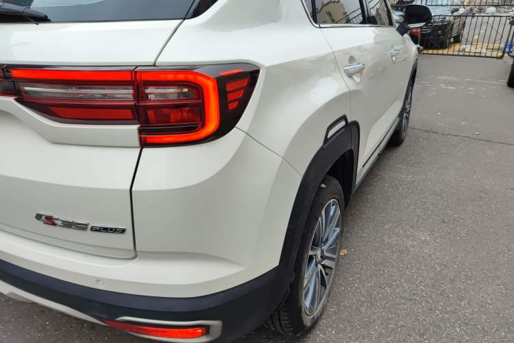 Used CHANGAN CS35PLUS 2018 1.6L Manual Cool Edition China V Standard Exterior 3