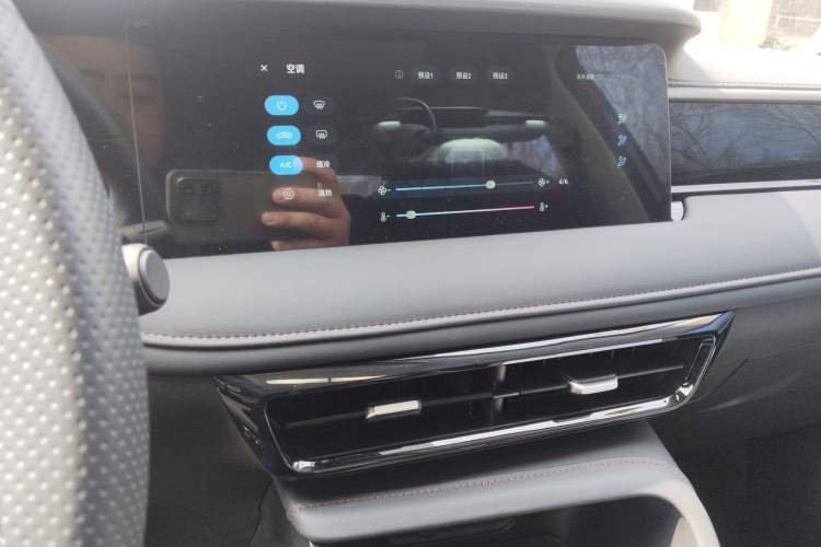 Used Roewe i5 2023 1.5L Manual Comfort Edition