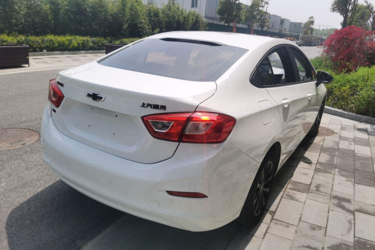 Used Chevrolet Cruze 2018 Redline 320 Automatic Pioneer Edition Rear Right 45 Deg