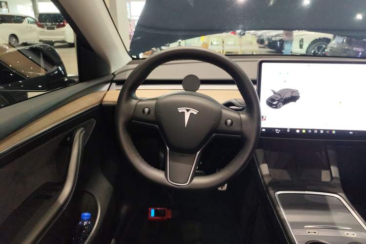 Used Tesla Model Y 2021 Standard Range Rear-Wheel Drive Version