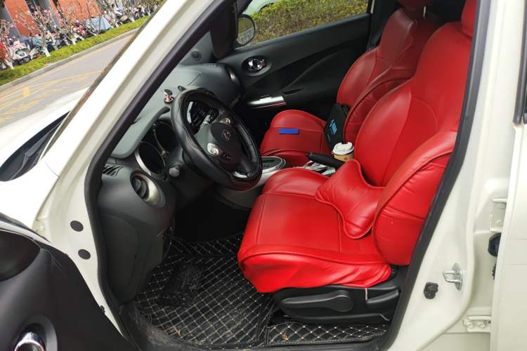 Used Infiniti ESQ 2014 1.6L Spontaneous Edition