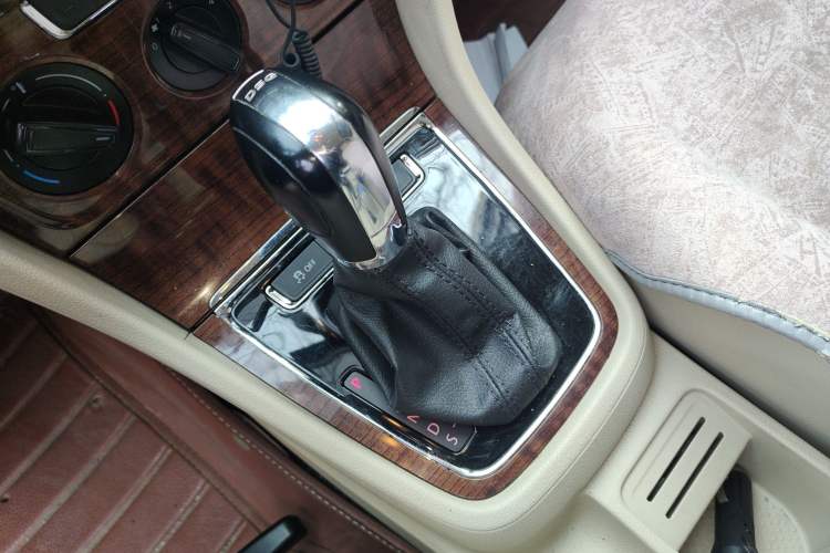 Used Volkswagen Lavida 2013 Revised Version 1.4 TSI DSG Comfort Edition
