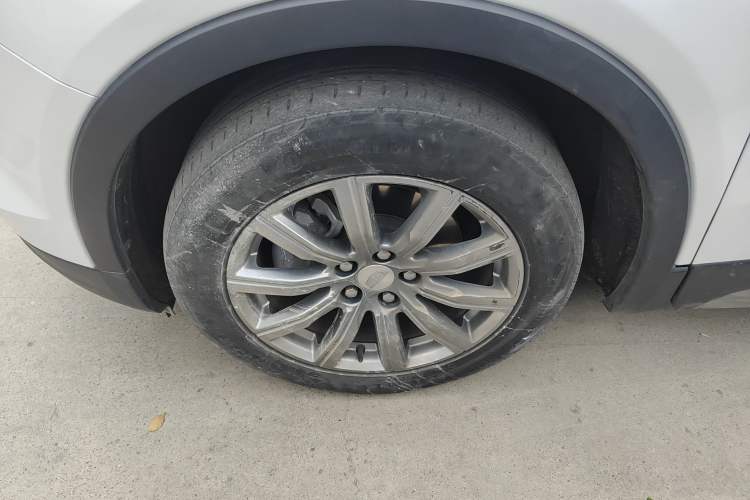 Used Cadillac XT4 2020 28T Two-Wheel-Drive Leading Version Exterior 4