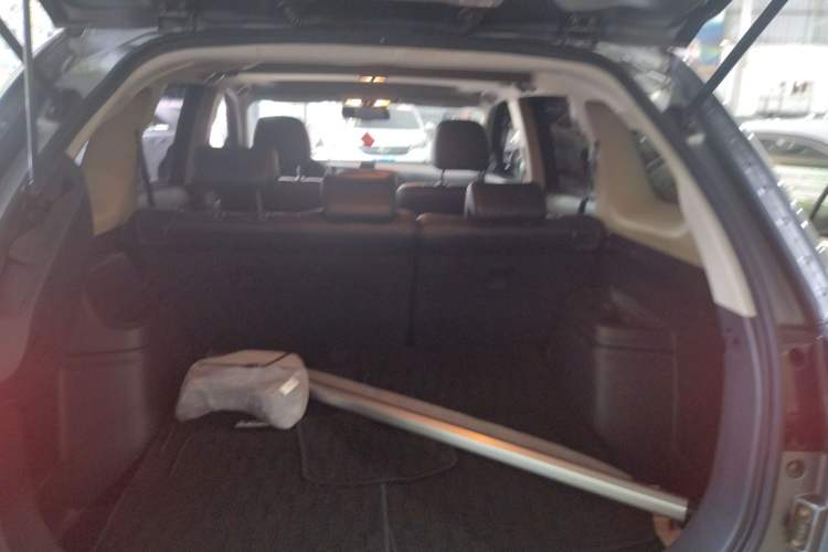 Used Mitsubishi Outlander 2016 2.4L 4x4 Elite Edition 5 Seats Trunk