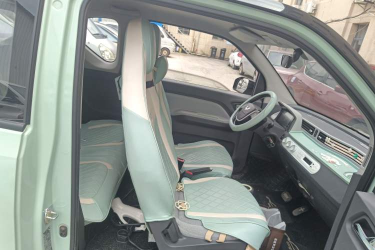 Used Wuling Hongguang MINIEV 2021 Macaron Sandwich Model 120 km Lithium NMC