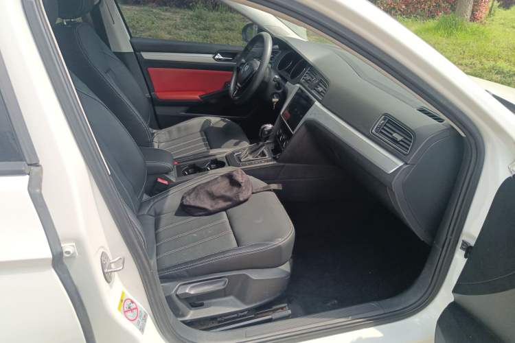 Used Volkswagen Lamando 2018 230TSI DSG Fashion Edition Right Front Seat