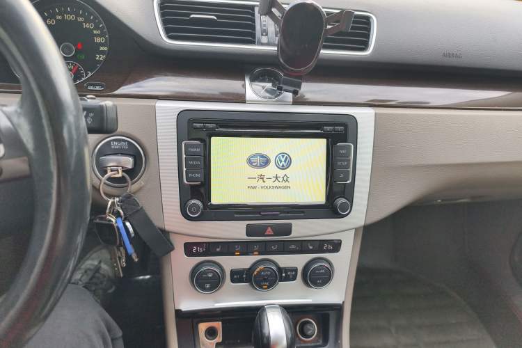 Used Volkswagen Magotan 2015 1.8TSI Prestige Model
